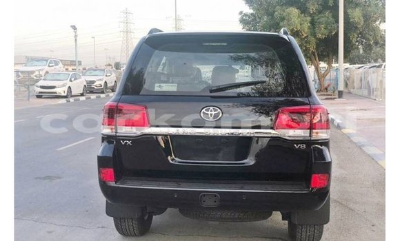 Buy Import Toyota Land Cruiser Black Car in Import - Dubai in Great Comore Buy Import Toyota Land Cruiser Black Car in Import - Dubai in Great Comore