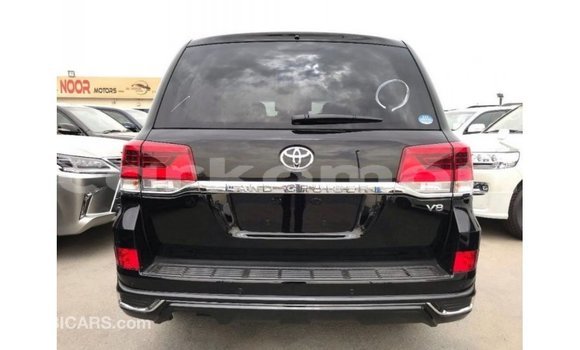 Acheter Import Voiture Toyota Land Cruiser Noir à Import - Dubai, Grande Comore Acheter Import Voiture Toyota Land Cruiser Noir à Import - Dubai, Grande Comore