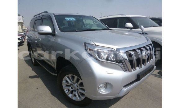 Acheter Import Voiture Toyota Prado Autre à Import - Dubai, Grande Comore