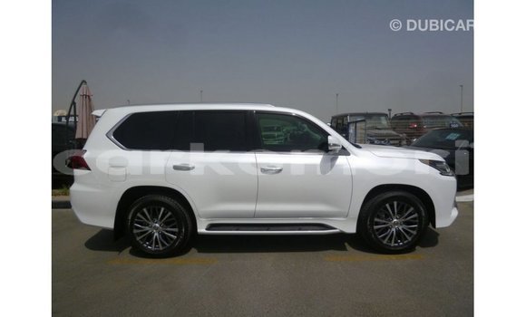Acheter Import Voiture Lexus LX Blanc à Import - Dubai, Grande Comore Acheter Import Voiture Lexus LX Blanc à Import - Dubai, Grande Comore