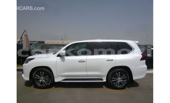 Acheter Import Voiture Lexus LX Blanc à Import - Dubai, Grande Comore Acheter Import Voiture Lexus LX Blanc à Import - Dubai, Grande Comore
