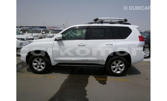 Acheter Import Voiture Toyota Prado Blanc à Import - Dubai, Grande Comore Acheter Import Voiture Toyota Prado Blanc à Import - Dubai, Grande Comore