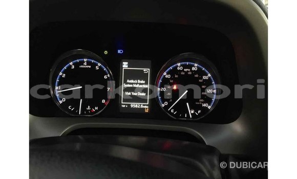 Acheter Import Voiture Toyota RAV4 Noir à Import - Dubai, Grande Comore Acheter Import Voiture Toyota RAV4 Noir à Import - Dubai, Grande Comore