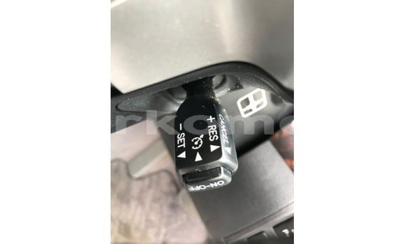 Acheter Import Voiture Toyota Land Cruiser Blanc à Import - Dubai, Grande Comore Acheter Import Voiture Toyota Land Cruiser Blanc à Import - Dubai, Grande Comore