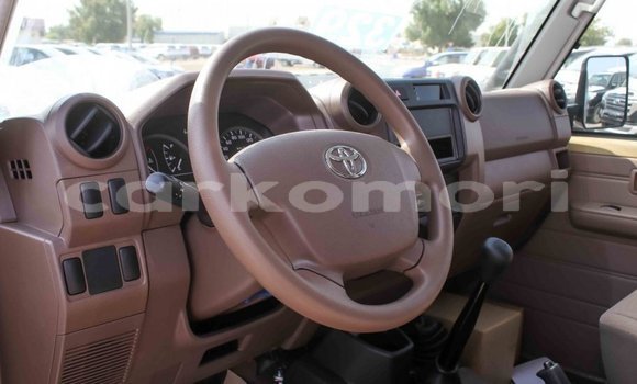 Buy Import Toyota Land Cruiser Beige Car in Import - Dubai in Great Comore Buy Import Toyota Land Cruiser Beige Car in Import - Dubai in Great Comore