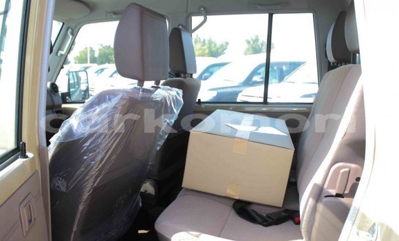 Buy Import Toyota Land Cruiser Beige Car in Import - Dubai in Great Comore Buy Import Toyota Land Cruiser Beige Car in Import - Dubai in Great Comore