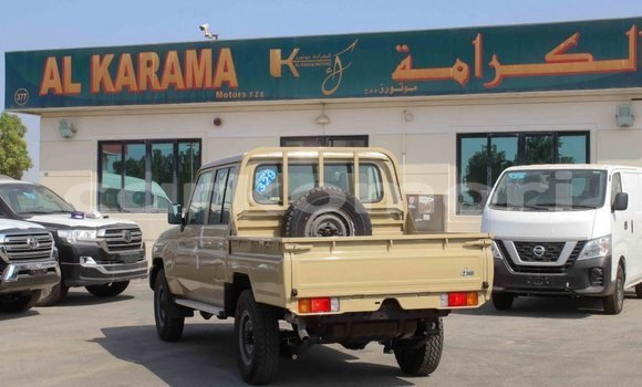 Buy Import Toyota Land Cruiser Beige Car in Import - Dubai in Great Comore Buy Import Toyota Land Cruiser Beige Car in Import - Dubai in Great Comore