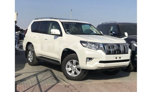 Buy Import Toyota Prado White Car in Import - Dubai in Great Comore