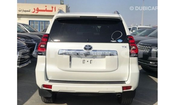 Acheter Import Voiture Toyota Prado Blanc à Import - Dubai, Grande Comore Acheter Import Voiture Toyota Prado Blanc à Import - Dubai, Grande Comore