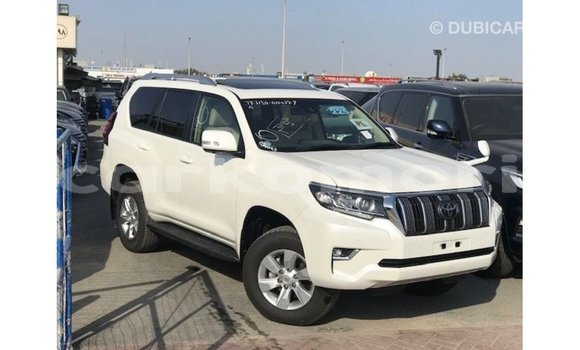 Acheter Import Voiture Toyota Prado Blanc à Import - Dubai, Grande Comore Acheter Import Voiture Toyota Prado Blanc à Import - Dubai, Grande Comore