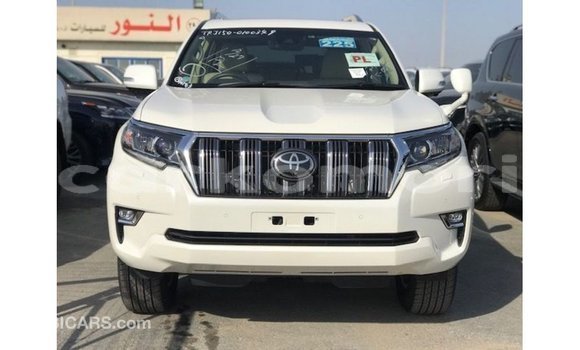 Acheter Import Voiture Toyota Prado Blanc à Import - Dubai, Grande Comore Acheter Import Voiture Toyota Prado Blanc à Import - Dubai, Grande Comore