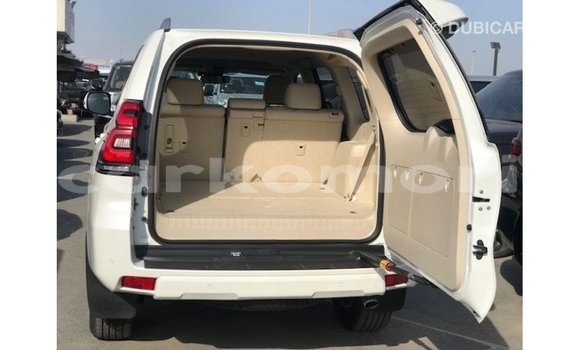Acheter Import Voiture Toyota Prado Blanc à Import - Dubai, Grande Comore Acheter Import Voiture Toyota Prado Blanc à Import - Dubai, Grande Comore