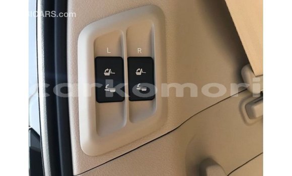 Acheter Import Voiture Toyota Prado Blanc à Import - Dubai, Grande Comore Acheter Import Voiture Toyota Prado Blanc à Import - Dubai, Grande Comore