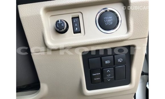 Acheter Import Voiture Toyota Prado Blanc à Import - Dubai, Grande Comore Acheter Import Voiture Toyota Prado Blanc à Import - Dubai, Grande Comore