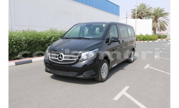 Buy Import Mercedes-Benz 250 Black Car in Import - Dubai in Great Comore Buy Import Mercedes-Benz 250 Black Car in Import - Dubai in Great Comore