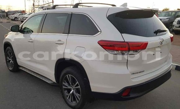 Acheter Import Voiture Toyota Highlander Blanc à Import - Dubai, Grande Comore Acheter Import Voiture Toyota Highlander Blanc à Import - Dubai, Grande Comore