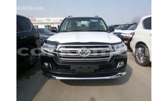 Acheter Import Voiture Toyota Land Cruiser Noir à Import - Dubai, Grande Comore Acheter Import Voiture Toyota Land Cruiser Noir à Import - Dubai, Grande Comore