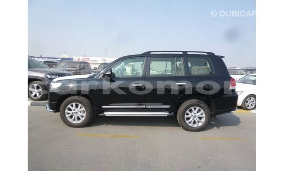 Acheter Import Voiture Toyota Land Cruiser Noir à Import - Dubai, Grande Comore Acheter Import Voiture Toyota Land Cruiser Noir à Import - Dubai, Grande Comore