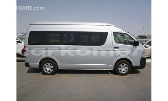 Acheter Import Voiture Toyota Hiace Autre à Import - Dubai, Grande Comore Acheter Import Voiture Toyota Hiace Autre à Import - Dubai, Grande Comore