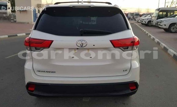 Acheter Import Voiture Toyota Highlander Blanc à Import - Dubai, Grande Comore Acheter Import Voiture Toyota Highlander Blanc à Import - Dubai, Grande Comore