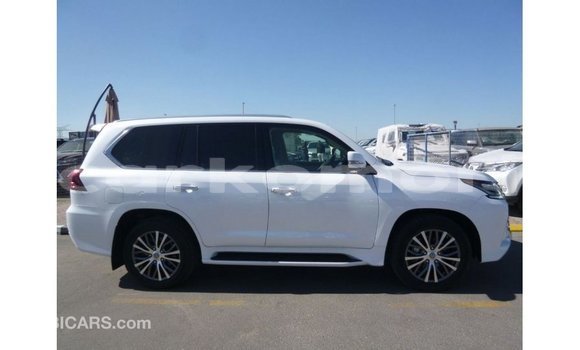 Buy Import Lexus LX White Car in Import - Dubai in Great Comore Buy Import Lexus LX White Car in Import - Dubai in Great Comore