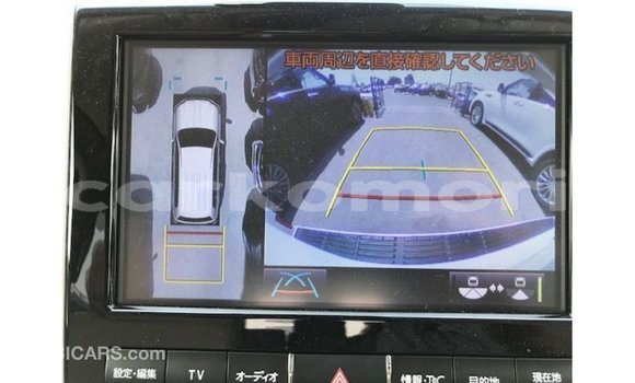 Acheter Import Voiture Toyota Land Cruiser Blanc à Import - Dubai, Grande Comore Acheter Import Voiture Toyota Land Cruiser Blanc à Import - Dubai, Grande Comore