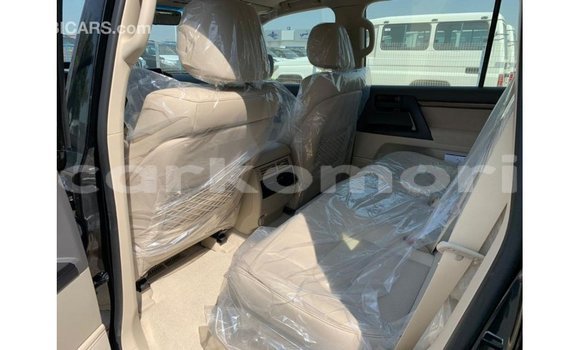 Buy Import Toyota Land Cruiser Black Car in Import - Dubai in Great Comore Buy Import Toyota Land Cruiser Black Car in Import - Dubai in Great Comore