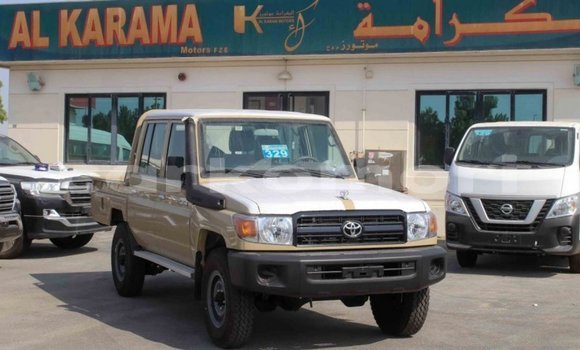 Acheter Import Voiture Toyota Land Cruiser Beige à Import - Dubai, Grande Comore Acheter Import Voiture Toyota Land Cruiser Beige à Import - Dubai, Grande Comore