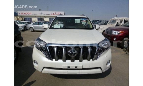 Acheter Import Voiture Toyota Prado Blanc à Import - Dubai, Grande Comore Acheter Import Voiture Toyota Prado Blanc à Import - Dubai, Grande Comore