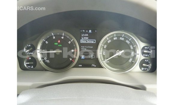 Buy Import Toyota Land Cruiser White Car in Import - Dubai in Great Comore Buy Import Toyota Land Cruiser White Car in Import - Dubai in Great Comore