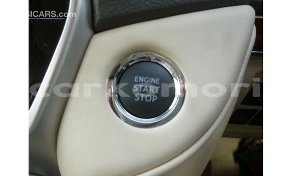Buy Import Toyota Land Cruiser White Car in Import - Dubai in Great Comore Buy Import Toyota Land Cruiser White Car in Import - Dubai in Great Comore