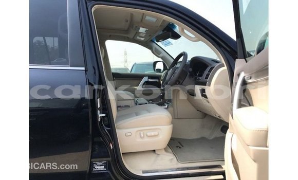 Buy Import Toyota Land Cruiser Black Car in Import - Dubai in Great Comore Buy Import Toyota Land Cruiser Black Car in Import - Dubai in Great Comore