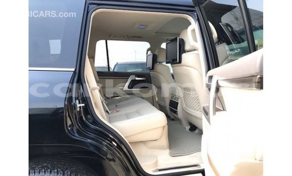 Buy Import Toyota Land Cruiser Black Car in Import - Dubai in Great Comore Buy Import Toyota Land Cruiser Black Car in Import - Dubai in Great Comore