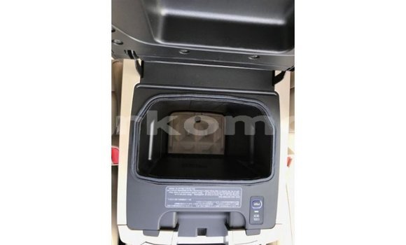 Buy Import Toyota Land Cruiser Black Car in Import - Dubai in Great Comore Buy Import Toyota Land Cruiser Black Car in Import - Dubai in Great Comore