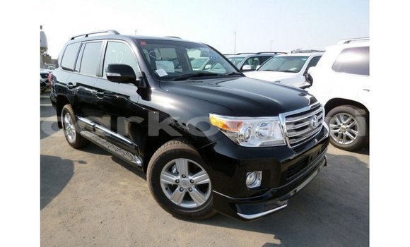 Acheter Import Voiture Toyota Land Cruiser Noir à Import - Dubai, Grande Comore Acheter Import Voiture Toyota Land Cruiser Noir à Import - Dubai, Grande Comore