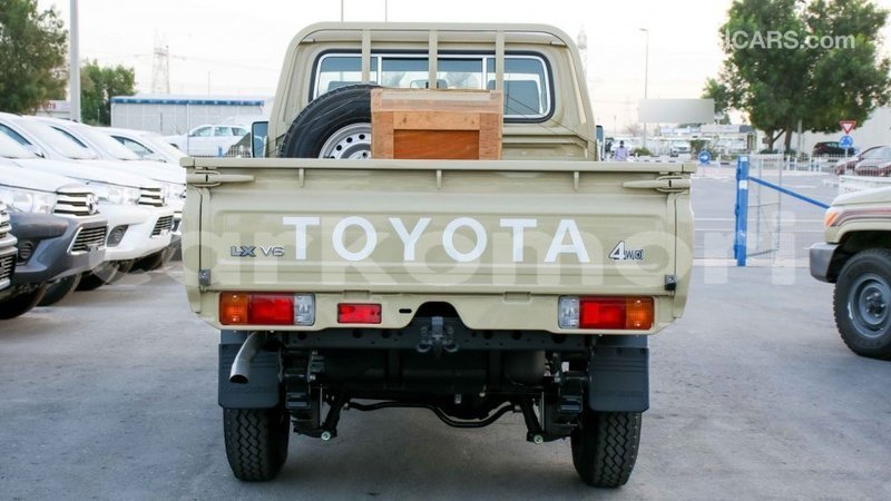 Big with watermark toyota land cruiser grande comore import dubai 2080