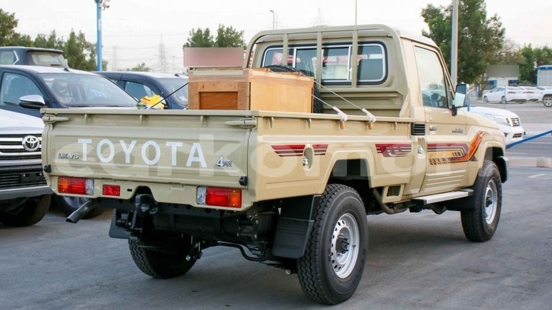 Big with watermark toyota land cruiser grande comore import dubai 2080