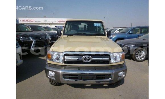 Acheter Import Voiture Toyota Land Cruiser Beige à Import - Dubai, Grande Comore Acheter Import Voiture Toyota Land Cruiser Beige à Import - Dubai, Grande Comore