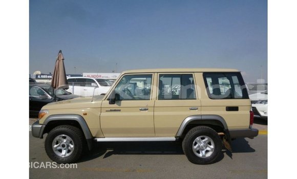 Acheter Import Voiture Toyota Land Cruiser Beige à Import - Dubai, Grande Comore Acheter Import Voiture Toyota Land Cruiser Beige à Import - Dubai, Grande Comore