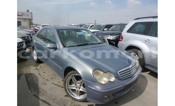 Buy Import Mercedes-Benz 190 Blue Car in Import - Dubai in Great Comore