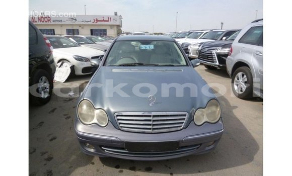 Buy Import Mercedes-Benz 190 Blue Car in Import - Dubai in Great Comore Buy Import Mercedes-Benz 190 Blue Car in Import - Dubai in Great Comore