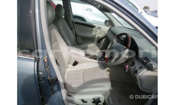 Buy Import Mercedes-Benz 190 Blue Car in Import - Dubai in Great Comore Buy Import Mercedes-Benz 190 Blue Car in Import - Dubai in Great Comore