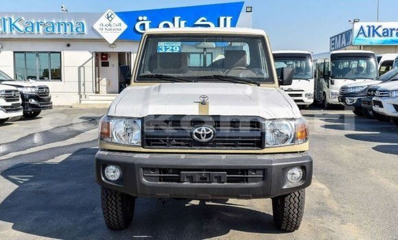 Buy Import Toyota Land Cruiser Beige Car in Import - Dubai in Great Comore Buy Import Toyota Land Cruiser Beige Car in Import - Dubai in Great Comore