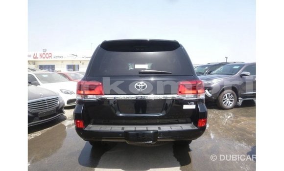 Acheter Import Voiture Toyota Land Cruiser Noir à Import - Dubai, Grande Comore Acheter Import Voiture Toyota Land Cruiser Noir à Import - Dubai, Grande Comore