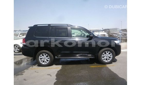 Acheter Import Voiture Toyota Land Cruiser Noir à Import - Dubai, Grande Comore Acheter Import Voiture Toyota Land Cruiser Noir à Import - Dubai, Grande Comore
