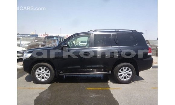 Acheter Import Voiture Toyota Land Cruiser Noir à Import - Dubai, Grande Comore Acheter Import Voiture Toyota Land Cruiser Noir à Import - Dubai, Grande Comore