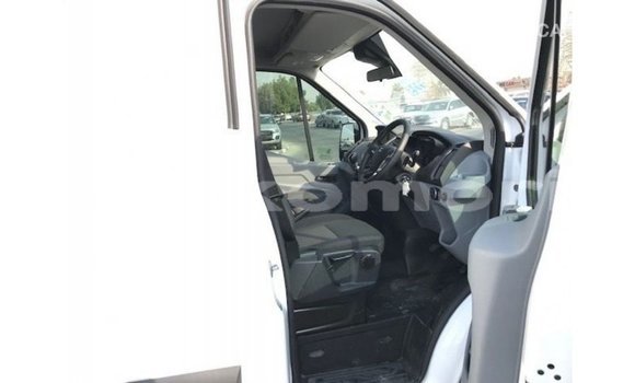 Acheter Import Voiture Ford Club Wagon Blanc à Import - Dubai, Grande Comore Acheter Import Voiture Ford Club Wagon Blanc à Import - Dubai, Grande Comore