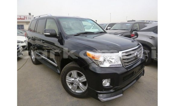 Buy Import Toyota Land Cruiser Black Car in Import - Dubai in Great Comore