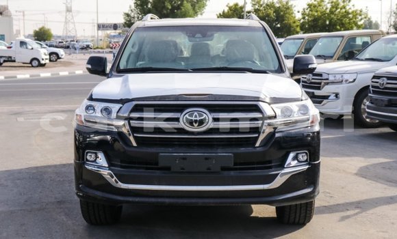 Acheter Import Voiture Toyota Land Cruiser Noir à Import - Dubai, Grande Comore Acheter Import Voiture Toyota Land Cruiser Noir à Import - Dubai, Grande Comore