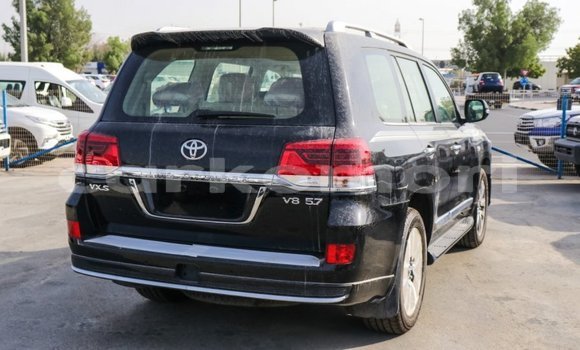 Acheter Import Voiture Toyota Land Cruiser Noir à Import - Dubai, Grande Comore Acheter Import Voiture Toyota Land Cruiser Noir à Import - Dubai, Grande Comore